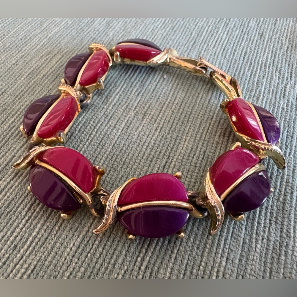 Bakelite Bracelet Vintage 1940s 40s VTG Elegant Gold Purple Pink Bracelet